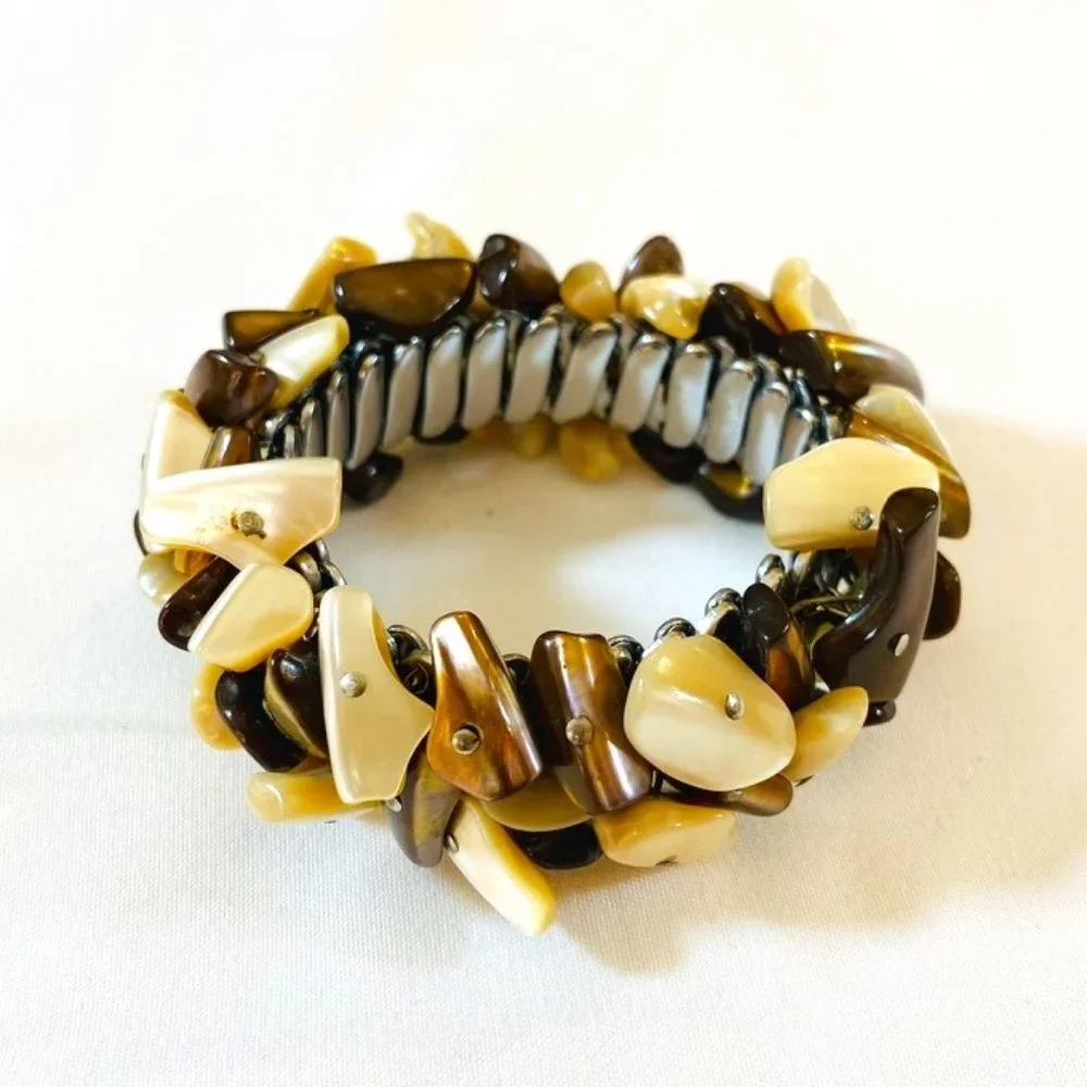 Vintage Shell Cha Cha expandable Stretch Bracelet 50s 60s